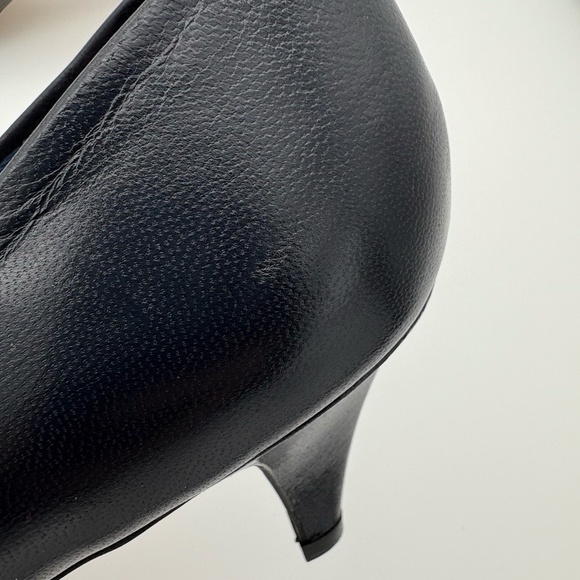 Joyce Vintage Dark Navy Kidskin Leather Pointed Toe Heels with Gold Toe Accent - Picture 13 of 15